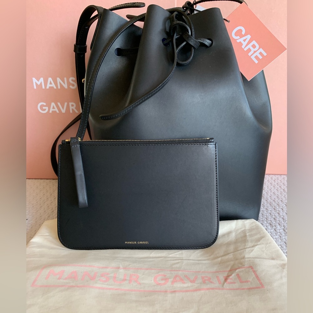 NWT Mansur Gavriel Bucket Bag in Black/Royal - Italian Leather